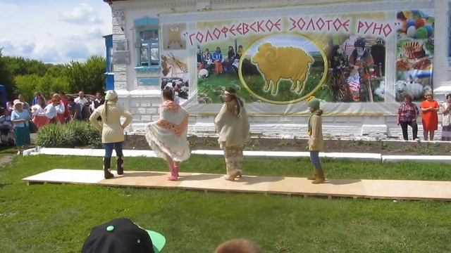 Золотое руно в Голофеевке. Дефиле нарядов смотреть онлайн