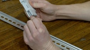 крепление автоматов в щитке