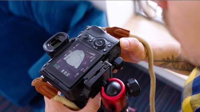 How to photograph flat lay clothing? | Amateur vs Professional смотреть онлайн