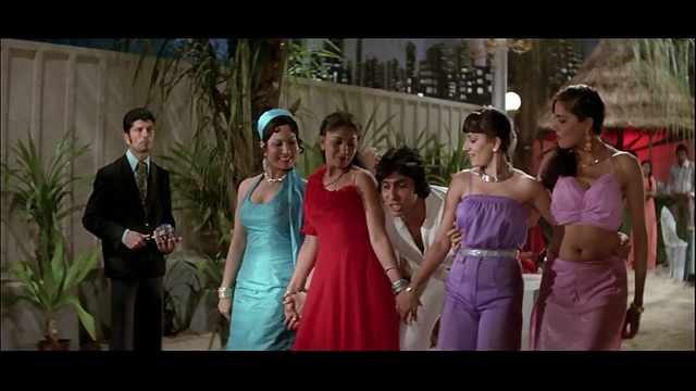 Namak-Halaal----Thodi-Si-Jo-Pee-Lee-Hai-Chori---Kishore-Kumar---Chorus