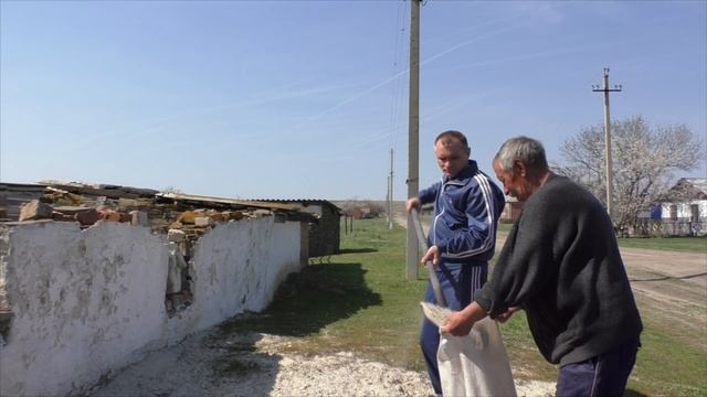 Если хочешь, чтобы за твоей могилой ухаживали потомки - ухаживай за могилами предков. смотреть онлайн