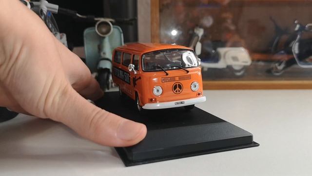 Volkswagen T2 Bus Stormy Six 1971 Scale 1/43 Diecast LA COLLEZIONE DEI VEICOLI PUBBLICITARI D'EPOCA смотреть онлайн