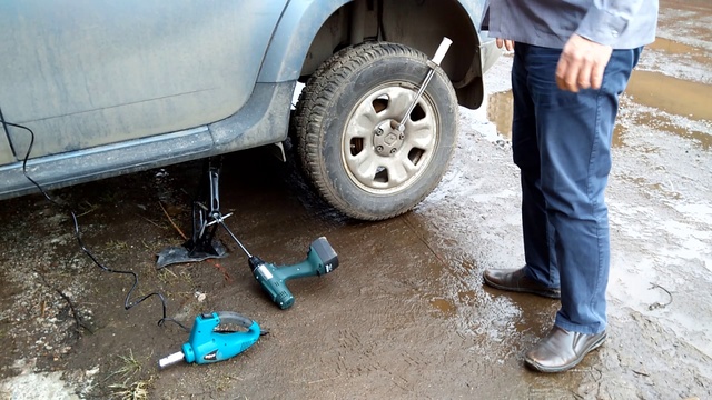 Дешёвый ударный гайковёрт от прикуривателя Bort Defort тест. смотреть онлайн