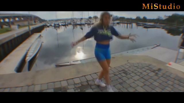 Yuri Sosnin - SuperGirl