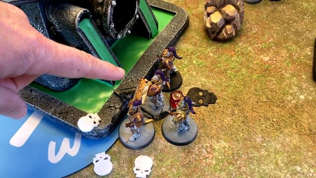 KTW 2,000pt batrep NEW Drukhari vs Custodes смотреть онлайн