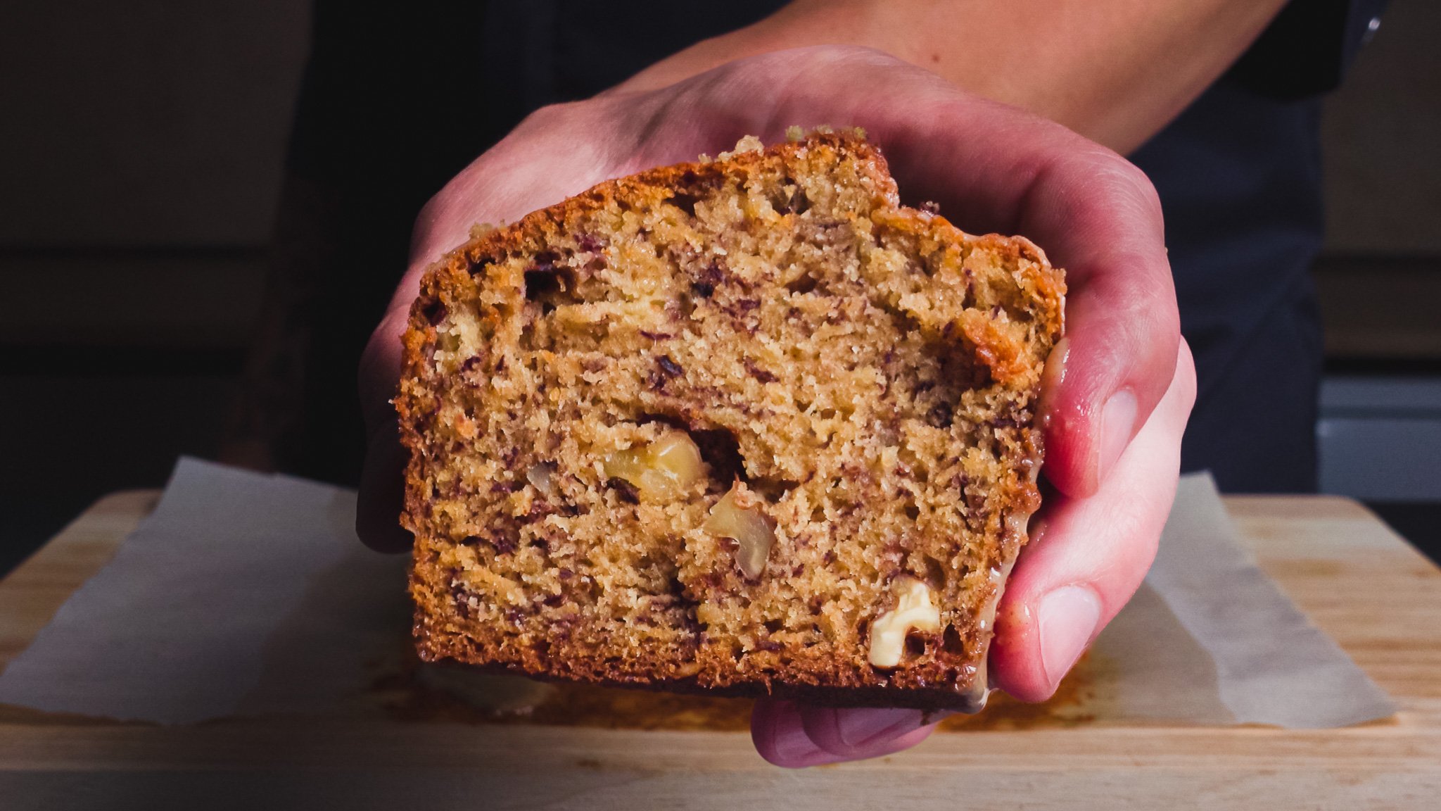 Банановый кекс в кофейной глазури. Трачу на приготовление всего 15 минут (не считая выпечки) и потом смотреть онлайн