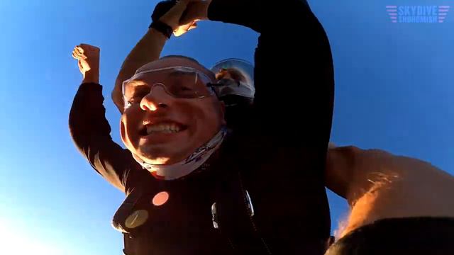 John Herd's Tandem skydive! смотреть онлайн
