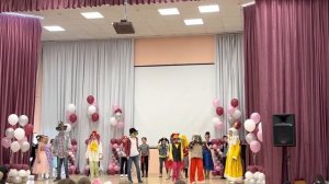 "Заморские  гости" - Эпизод из спектакля "Бременские музыканты"