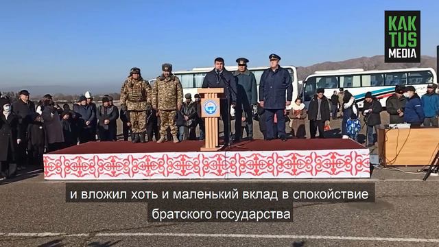 Военные расположились в горнизоне, который находится в Токмаке смотреть онлайн