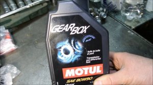 Toyota RAV4 2006 2.0 Замена масла в редукторах