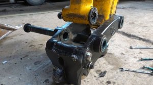 Как одеть быстросъем на JCB 3CX