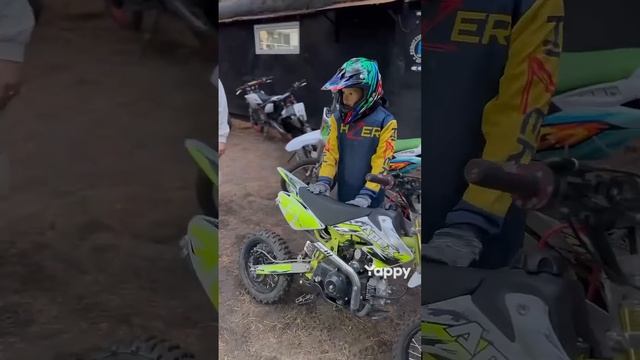 Гонки на питбайках среди школьников #тетянаша #тимур #рекомендации #питбайк смотреть онлайн