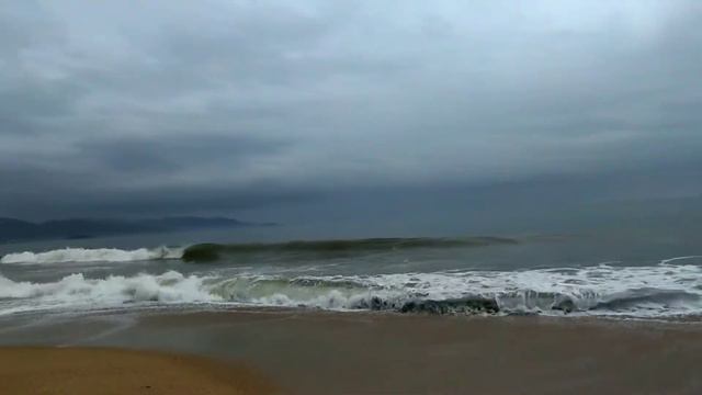 Вьетнам. Нячанг. Море, волны. Утро 28.02.2018 смотреть онлайн