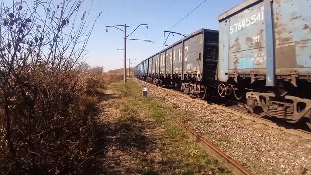 Электровоз 3ЭС5К-535 "Ермак" с грузовым поездом. смотреть онлайн