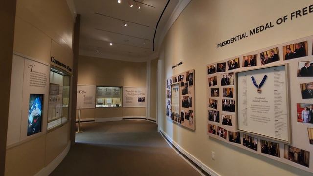 George W. Bush Presidential Library Dallas Texas Tour смотреть онлайн
