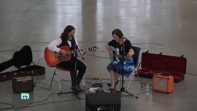 Suzy Plays Guitar 6/20/19 смотреть онлайн