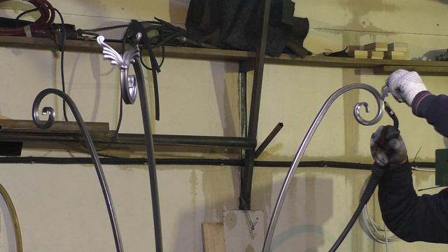 Шикарная подставка под цветы в сад. смотреть онлайн
