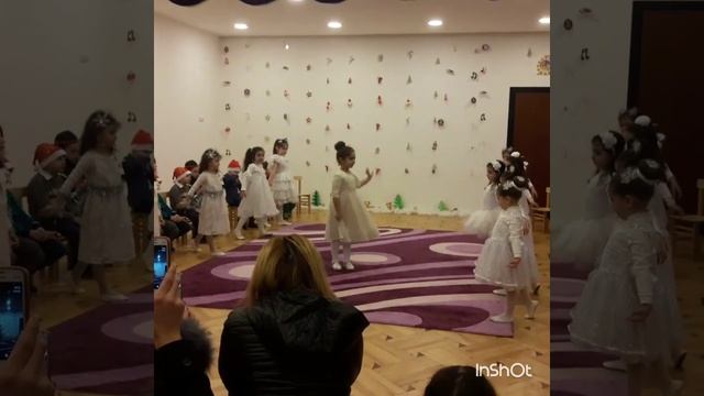 Маленькие снежинки смотреть онлайн