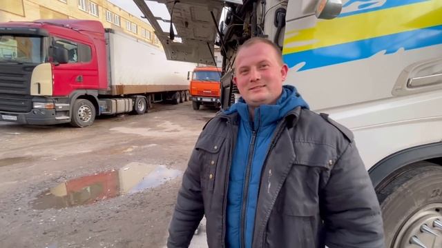 Начинаем разбор тягача к покраске.Очень много дел с тягачом и прицепом. смотреть онлайн