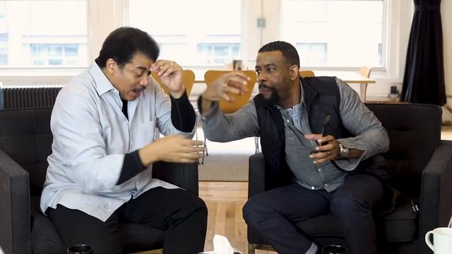 Neil deGrasse Tyson Explains the Tides смотреть онлайн