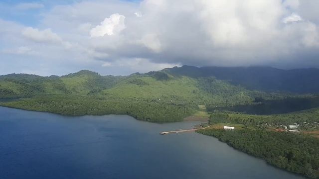 Twin otter landing at Atoifi Airstrip, AGAT...Solomon islands смотреть онлайн