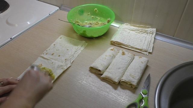 Влог, 10 ноября, Я ЛЕНТЯЙКА) Самые ленивые пирожки из лаваша! С картошкой и шкварками