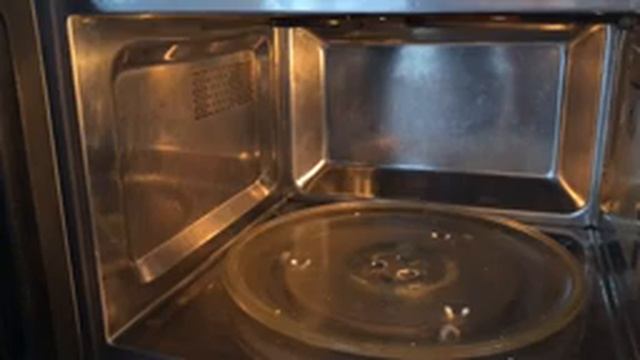 Как отмыть микроволновку от ЖИРА за 5 мин без усилий? смотреть онлайн