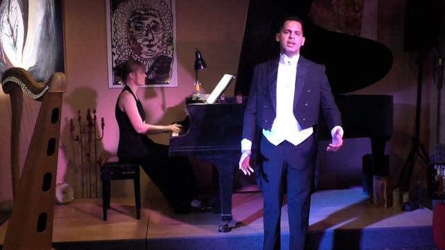 Camilo Hijuelos Ponce de León sings "Dies Bildnis ist bezaubernd schön" (Die Zauberflöte). Mozart смотреть онлайн