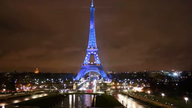 Armenian girl singing Notre-Dame. Мирзаханян Асмик -Нотр-Дам смотреть онлайн
