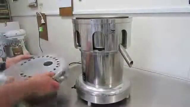 Delta Commercial Juicer смотреть онлайн