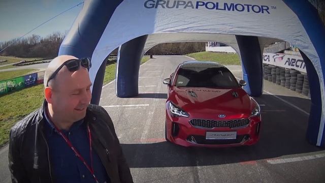Kia Stinger GT na torze w Koszalinie! V6 i 370 KM смотреть онлайн