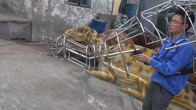 Новая конструкция скелета для костюма динозавра смотреть онлайн