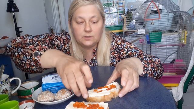 БОГАТЫЙ ОБЕД БЕДНЯКА. МУКБАНГ. MUKBANG. КРАСНАЯ ИКРА. КОФЕ. МАСЛО СЛИВОЧНОЕ.