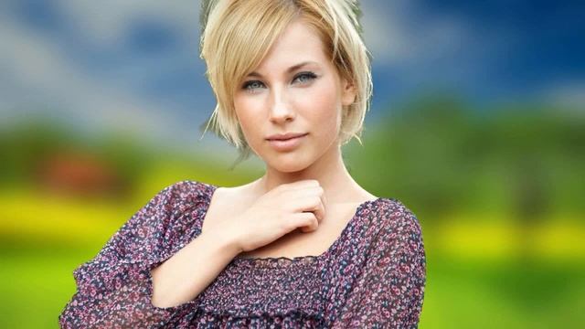 Муж променял нас с детьми на любовницу, а спустя время заявился к нам и решил, что мы его встретим… смотреть онлайн