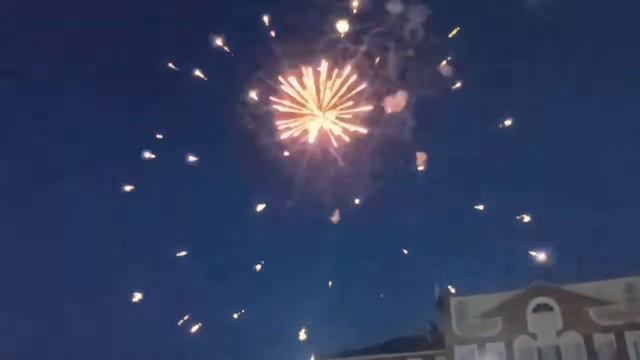 Праздничный салют ко Дню Победы Верещагино смотреть онлайн