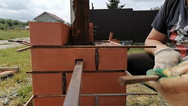 Столбы из красного 1.5 кирпича. Нюансы. смотреть онлайн