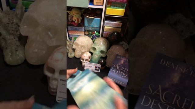 Review and unboxing of Sacred Destiny deck by Denise Linn смотреть онлайн