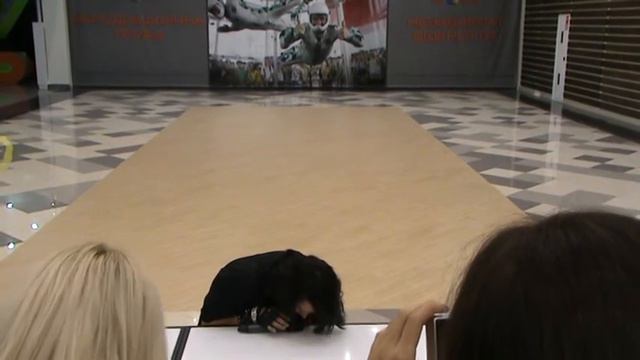 Алексей Смирнов. "Если я сойду с ума" Выступление в ТЦ "ArtMall" 12.07.2014г. смотреть онлайн
