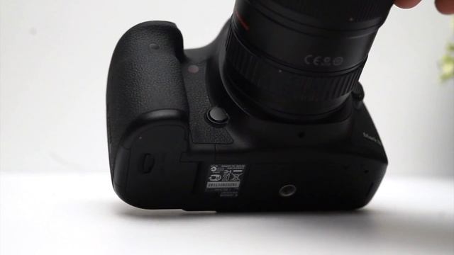 Canon EOS 5D Mark III DSLR Camera Review & Hands смотреть онлайн