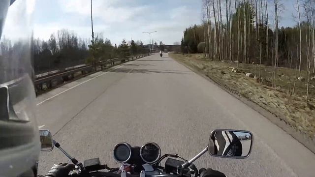 Suzuki GSX 1400 + Suzuki GSF 600 Bandit: Umpf vs Revs смотреть онлайн