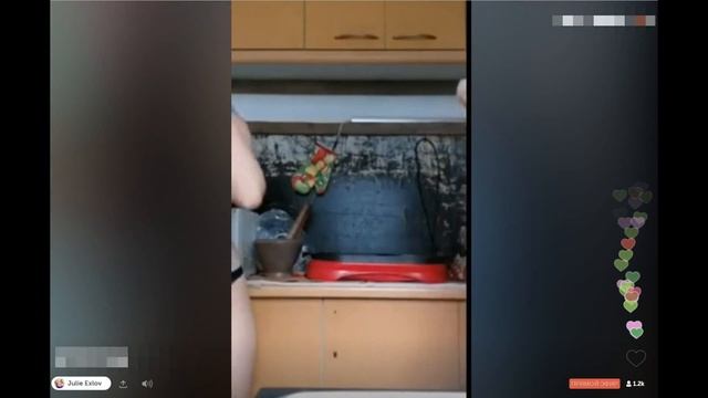 ДЕВУШКА ОТЖИГАЕТ В ТРУСАХ В ПЕРИСКОПЕ | PERISCOPE смотреть онлайн