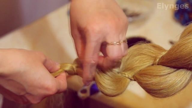 Быстрая и легкая прическа с плетением за 6 минут! | Easy hairstyle with braiding in 6 minutes! смотреть онлайн