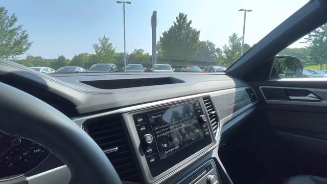 2021 Volkswagen Atlas Cross Sport SE w/ Technology walk around video смотреть онлайн
