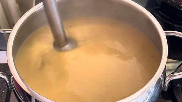 Чечевичный суп.   ?                                  Вкусно,сытно. и полезно?