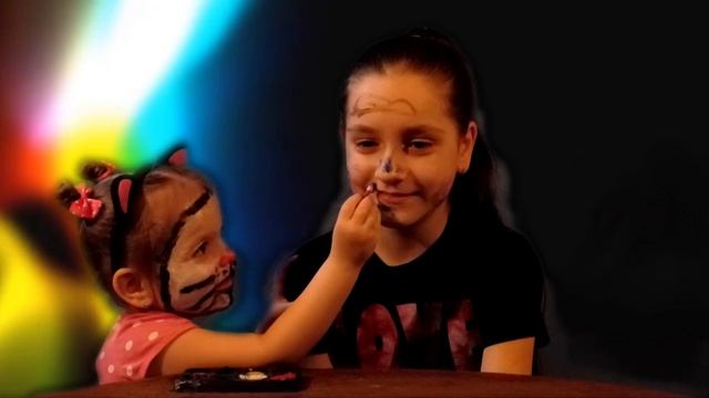 Каринка и Маринка разукрашивают лица друг друга АКВАГРИМ смотреть онлайн