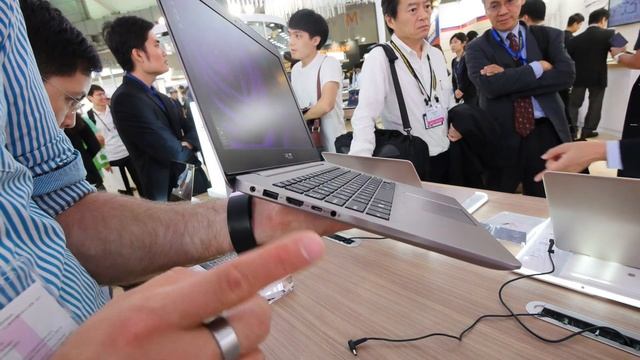 Asus ZenBook UX310 bemutató videó смотреть онлайн