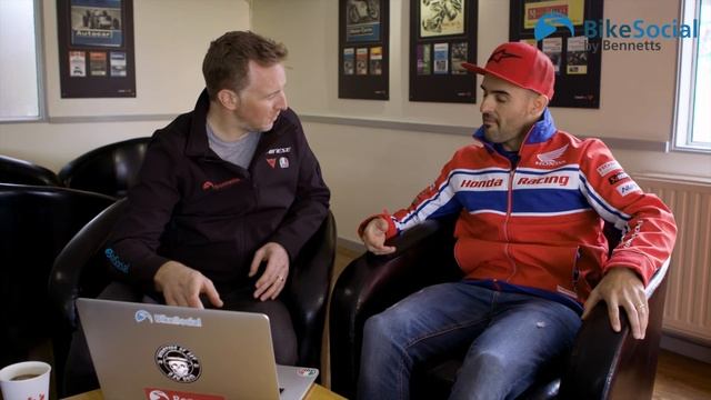 Who wins? Pro racer on a road bike vs road rider on a race bike смотреть онлайн