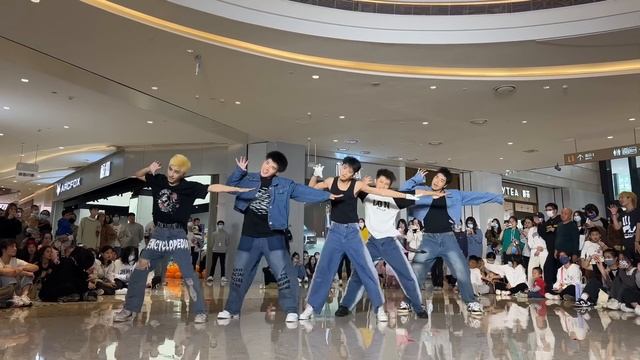 [K-POP IN PUBLIC] LE SSERAFIM（르세라핌）- " ANTIFRAGILE" Dance Cover By 985 From HangZhou смотреть онлайн