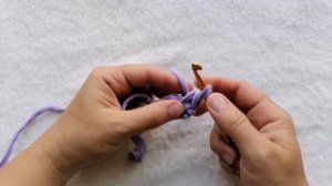 Как связать красивый шнурок легко и быстро. Оригинальный шнур гусеничка. Легкое вязание для новичко