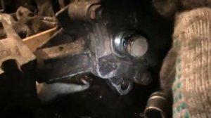 Как отвернуть прикипевшую (заливную) пробку, на раздатке  НИВА.